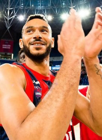 Adam Hanga, Jugador de la Jornada 34