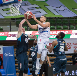 El CSKA Moscú refuerza su línea exterior con Gabriel Lundberg