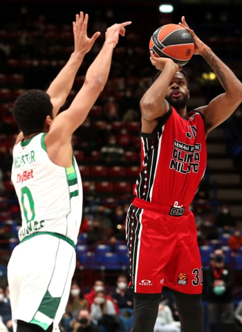 La defensa del Milán frena al Zalgiris (65-58)