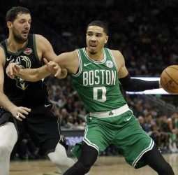 Mirotic debuta ganando a los Celtics, Curry salva los Warriors, y LeBron se lleva el duelo ante Harden
