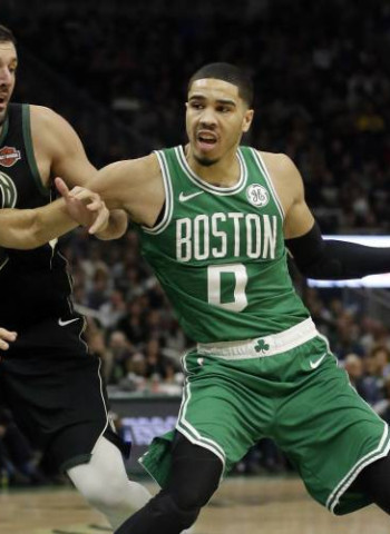 Mirotic debuta ganando a los Celtics, Curry salva los Warriors, y LeBron se lleva el duelo ante Harden
