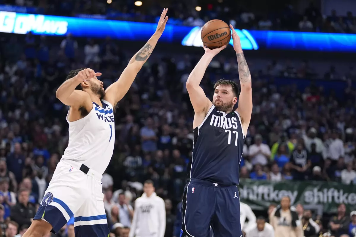 Doncic e Irving colocan a los Mavericks a un paso de la final NBA, 116-107 [3-0]