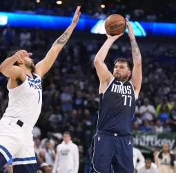 Doncic e Irving colocan a los Mavericks a un paso de la final NBA, 116-107 [3-0]