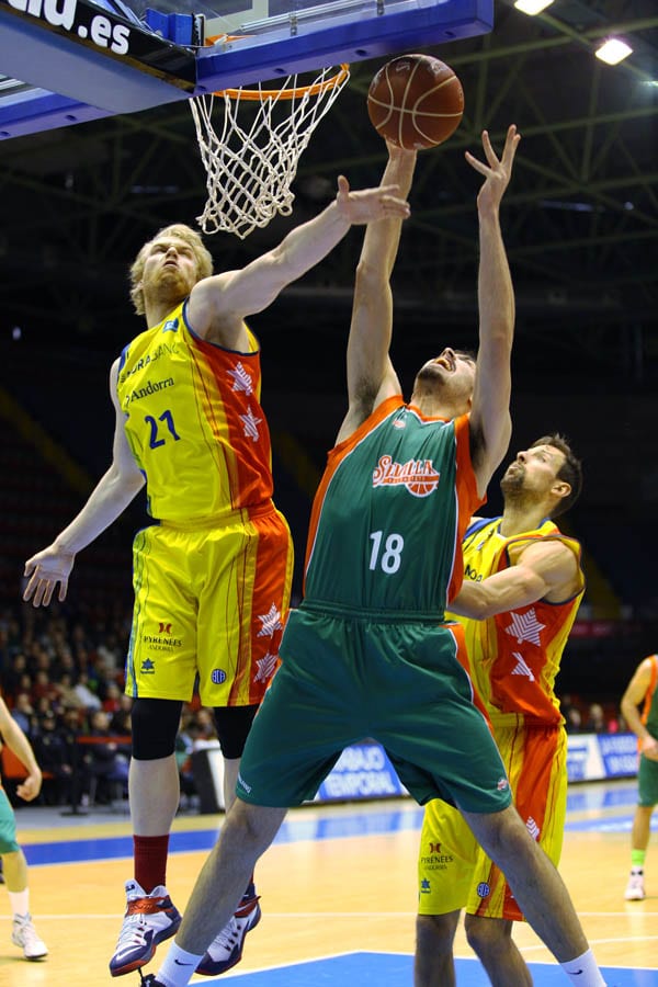 Baloncesto Sevilla visita al MoraBanc Andorra con el objetivo de cambiar la dinámica