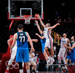 Un tapón de Batum marca la diferencia entre luchar por el Oro o el Bronce (90-89)