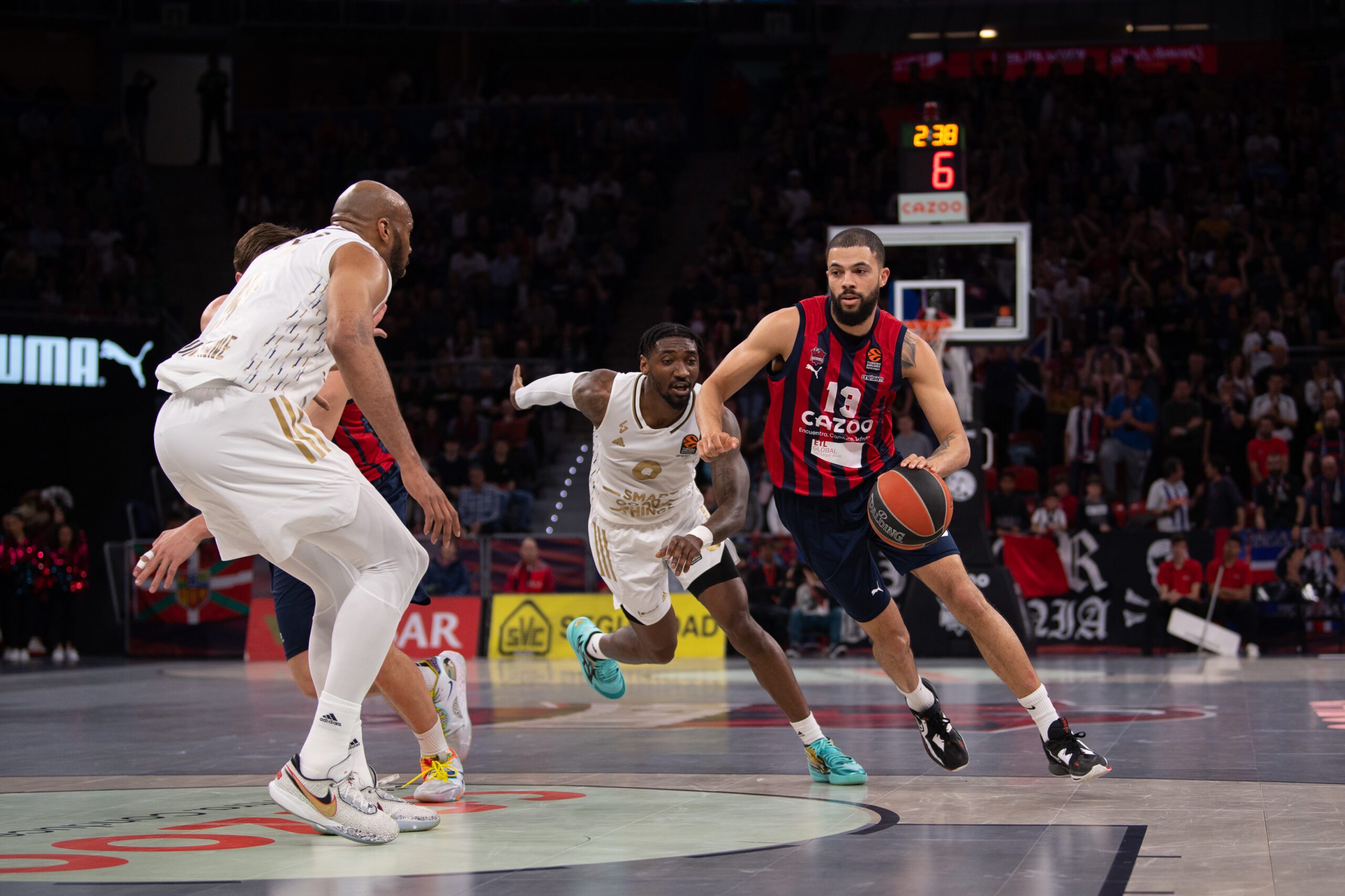 Cazoo Baskonia vence y sigue dependiendo de sí mismo para lograr el PlayOff, 120-100