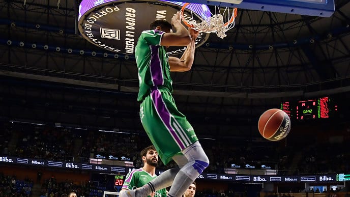 Unicaja vuelve a la senda de la victoria  (72-62)