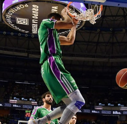 Unicaja vuelve a la senda de la victoria  (72-62)