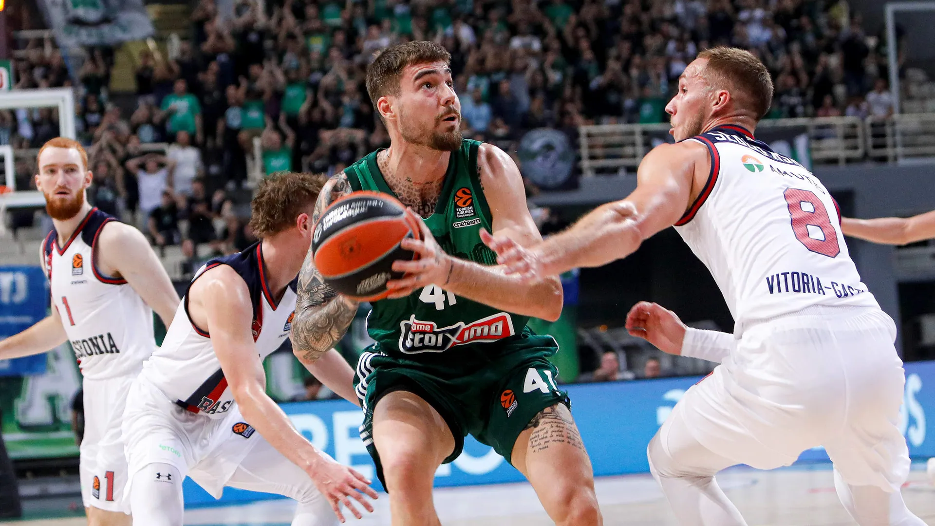 El Baskonia sucumbe en Atenas, 95-81