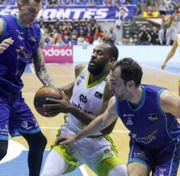 Urbas Fuenlabrada gana en Burgos y salva la categoría (66-83)