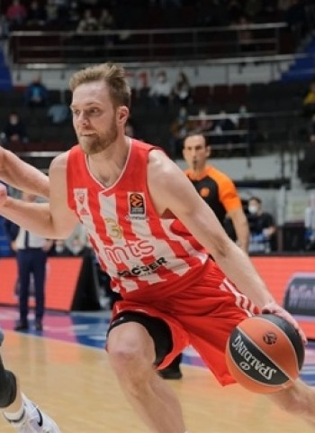 El Zvezda recibe al Zenit y a sus ex estrellas Loyd y Baron
