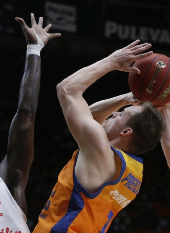 La Fonteta empuja para la cuarta victoria seguida, llega la tercera en Europa (98-95)