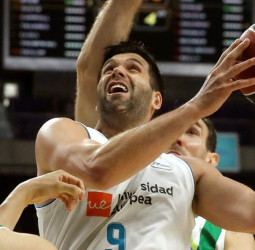 Felipe Reyes iguala el récord de partidos de Rafa Jofresa