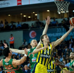 El Fenerbahce comienza como terminó, ganando