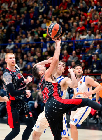 La falta de puntería del Valencia Basket le condena en Milán (78-71)