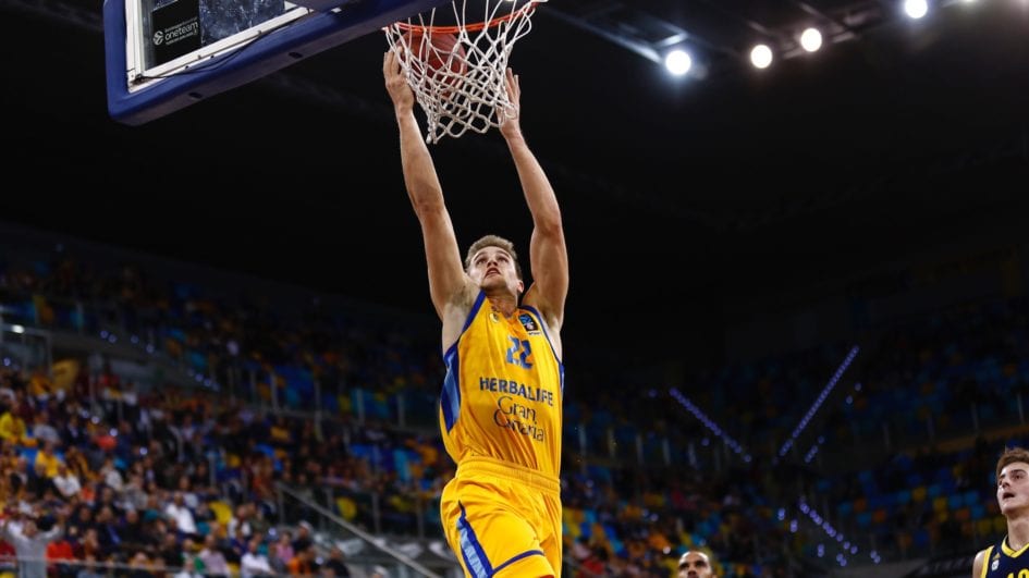 Plácido triunfo del Herbalife Gran Canaria para abrir el Top 16