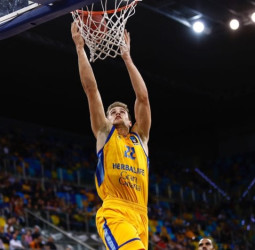Plácido triunfo del Herbalife Gran Canaria para abrir el Top 16