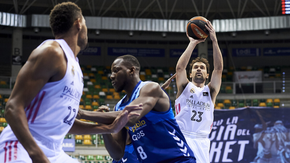 El Real Madrid se exhibe en defensa para seguir invicto en Liga (60-74)