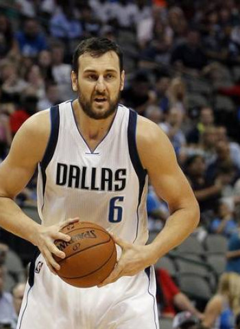 Andrew Bogut, opción interior para los Boston Celtics