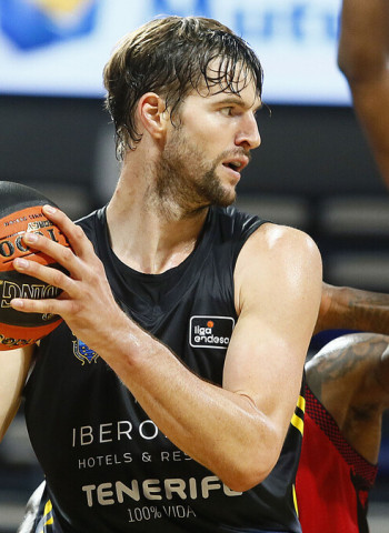 Primera para el Iberostar Tenerife (91) ante Casademont Zaragoza (86) en esta nueva ACB