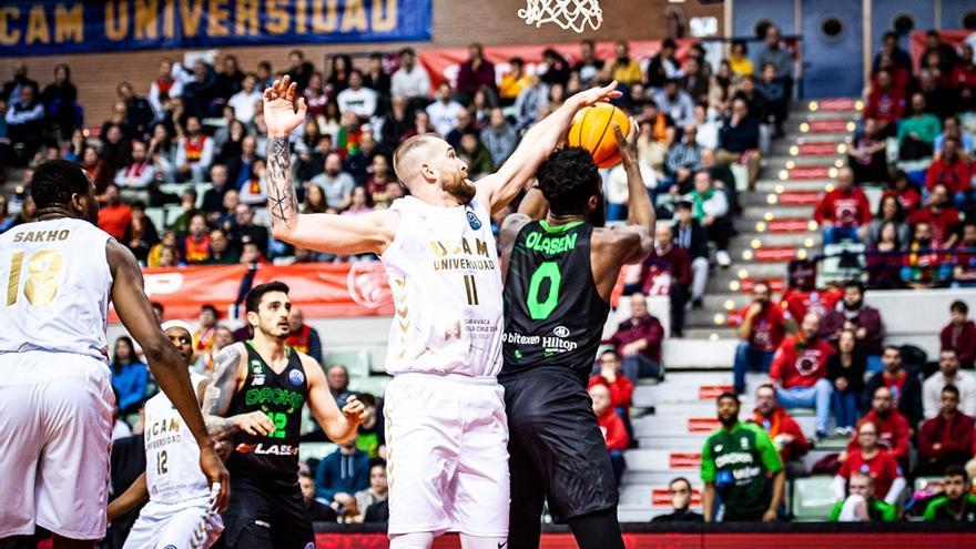 El UCAM vence al Darüssafaka (96-87)