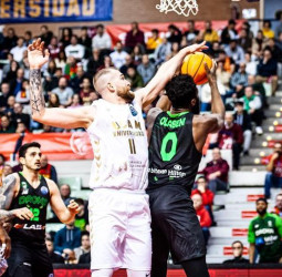 El UCAM vence al Darüssafaka (96-87)