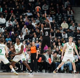 TJ Shorts, candidato a convertirse en el primer ganador de la triple corona de MVPs europeos