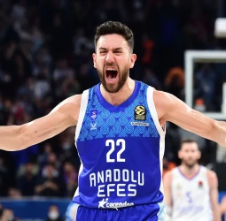 Al Madrid se le escapa la victoria en Estambul (93-90)