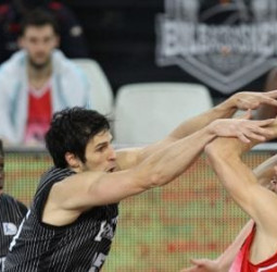 El ICL Manresa recibe el Dominion Bilbao Basket con una cara nueva: Milisavljevic