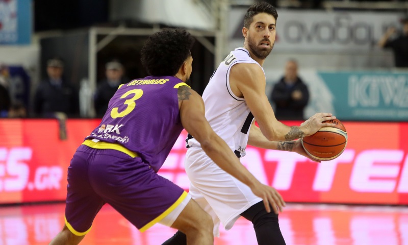 Ioannis Athinaiou, cerca del Bilbao Basket