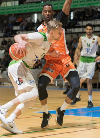 J.28: Guiño a la permanencia de TAU Castelló, ZTE Real Canoe y Barça Lassa