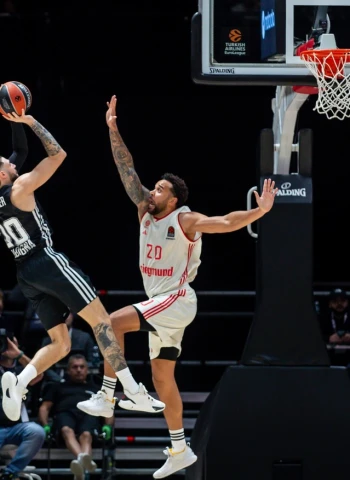 El Bayern Múnich asalta Bolonia, 84-87