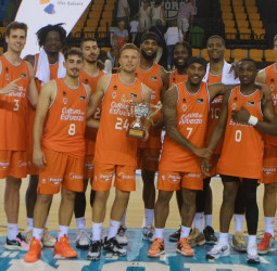 El Valencia Basket, campeón del Torneo Ciutat de Maó (72-77)