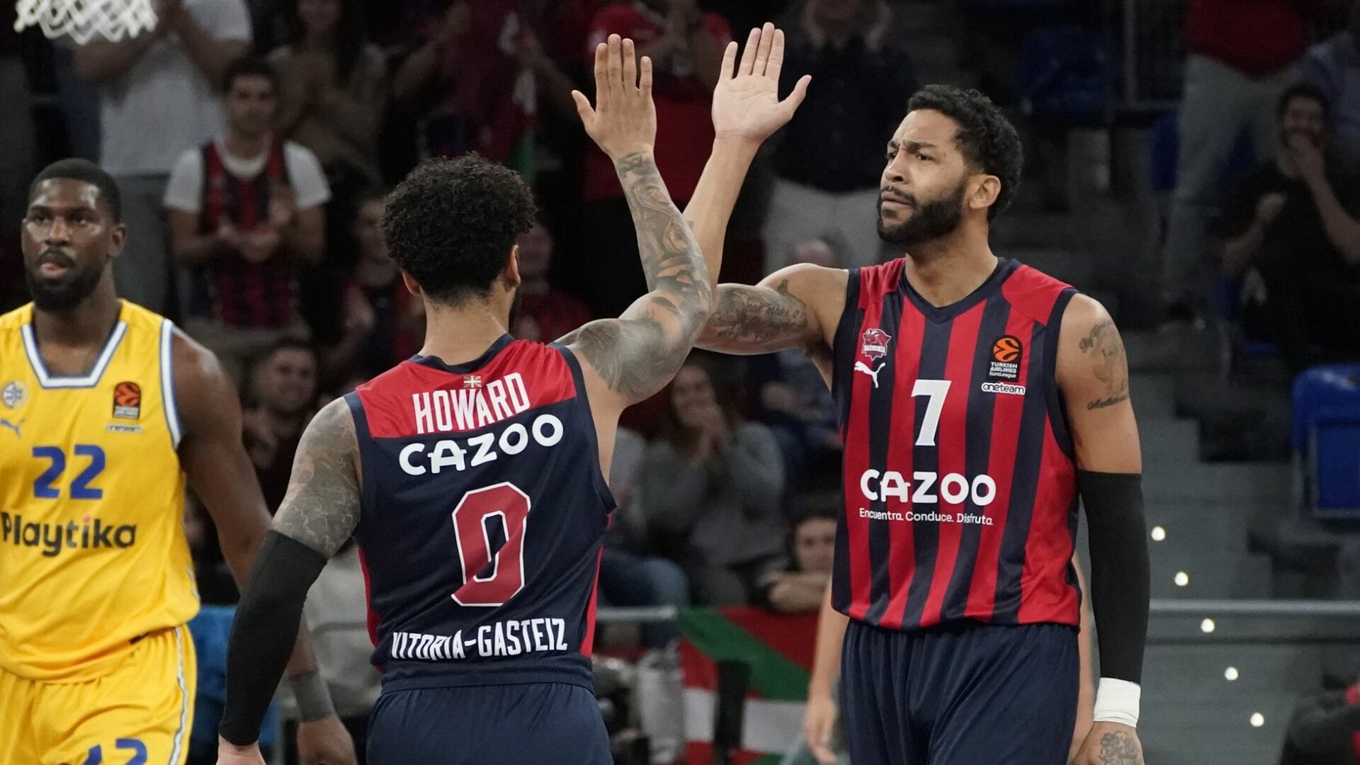 El Baskonia negocia las renovaciones de Darius Thompson y Markus Howard