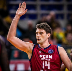 El Unicaja Málaga se posiciona en Dustin Sleva