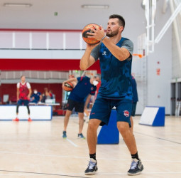El regreso de Alec Peters