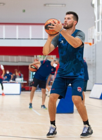 El regreso de Alec Peters