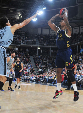 Jordan Mickey apunta a la Virtus Bolonia