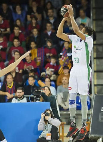 Una primera mitad sin alma del FC Barcelona le condena a la derrota ante el Unicaja (73- 76)