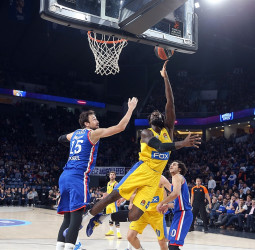 El Anadolu Efes saca el rodillo ante el Maccabi (99-79)