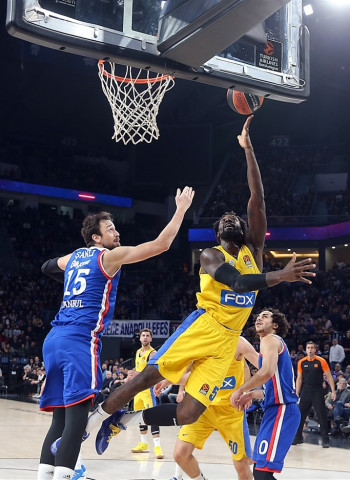 El Anadolu Efes saca el rodillo ante el Maccabi (99-79)
