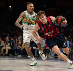 Cazoo Baskonia se impone al Bilbao Basket, 100-78