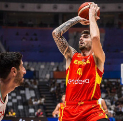 España culmina la primera fase de manera invicta (85-65)
