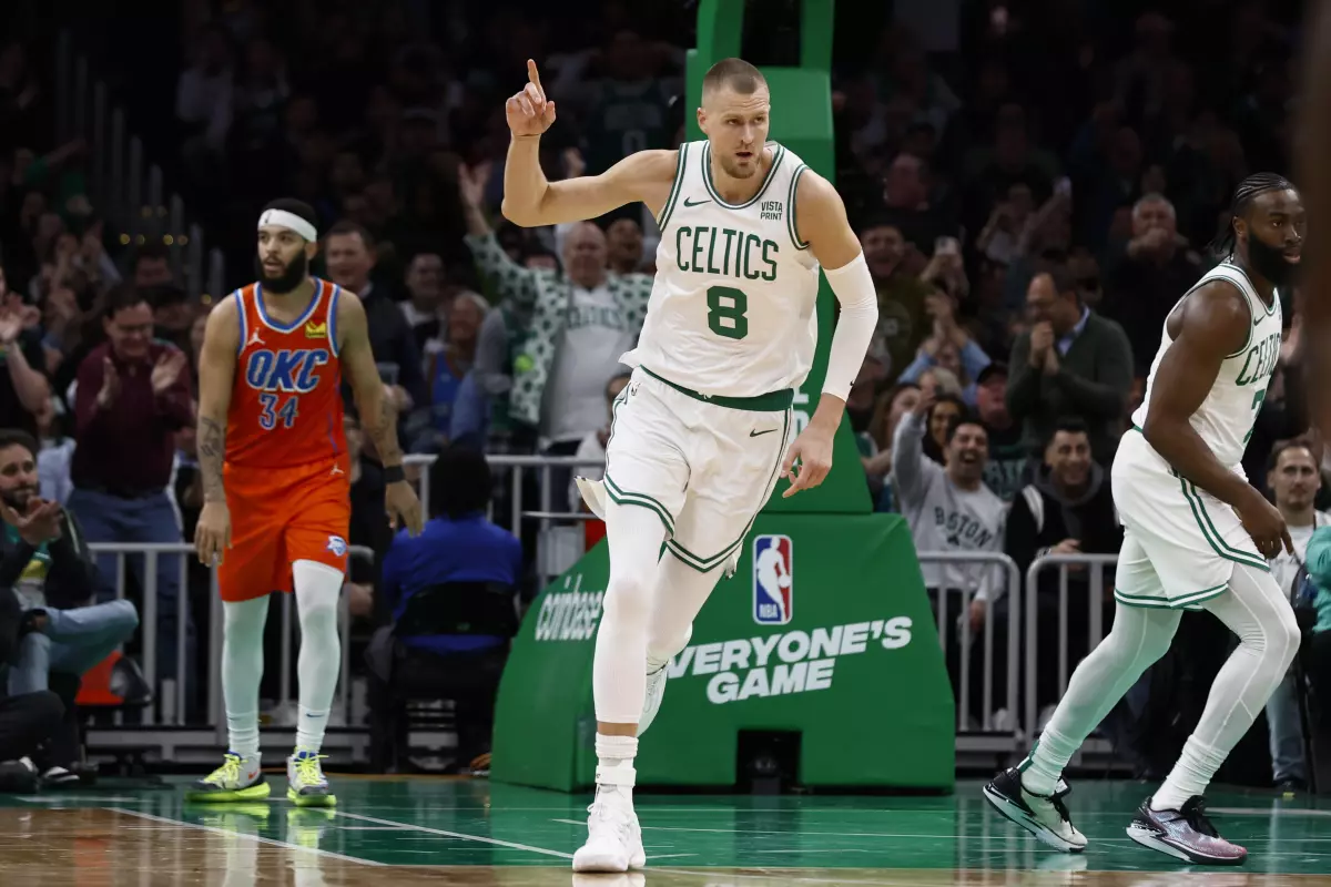 Los Celtics llegan a las 60 victorias arrollando