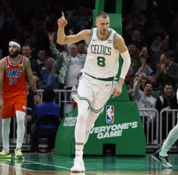 Los Celtics llegan a las 60 victorias arrollando