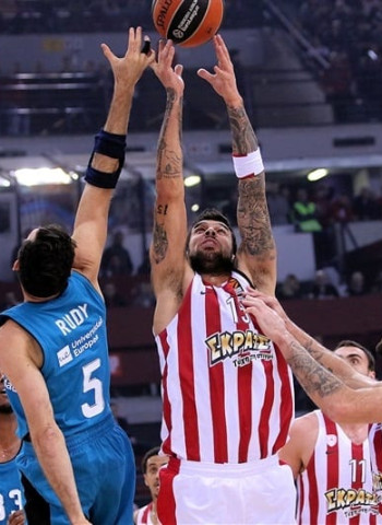 El Madrid no consuma la remontada en la prórroga en el Pireo (92-83)