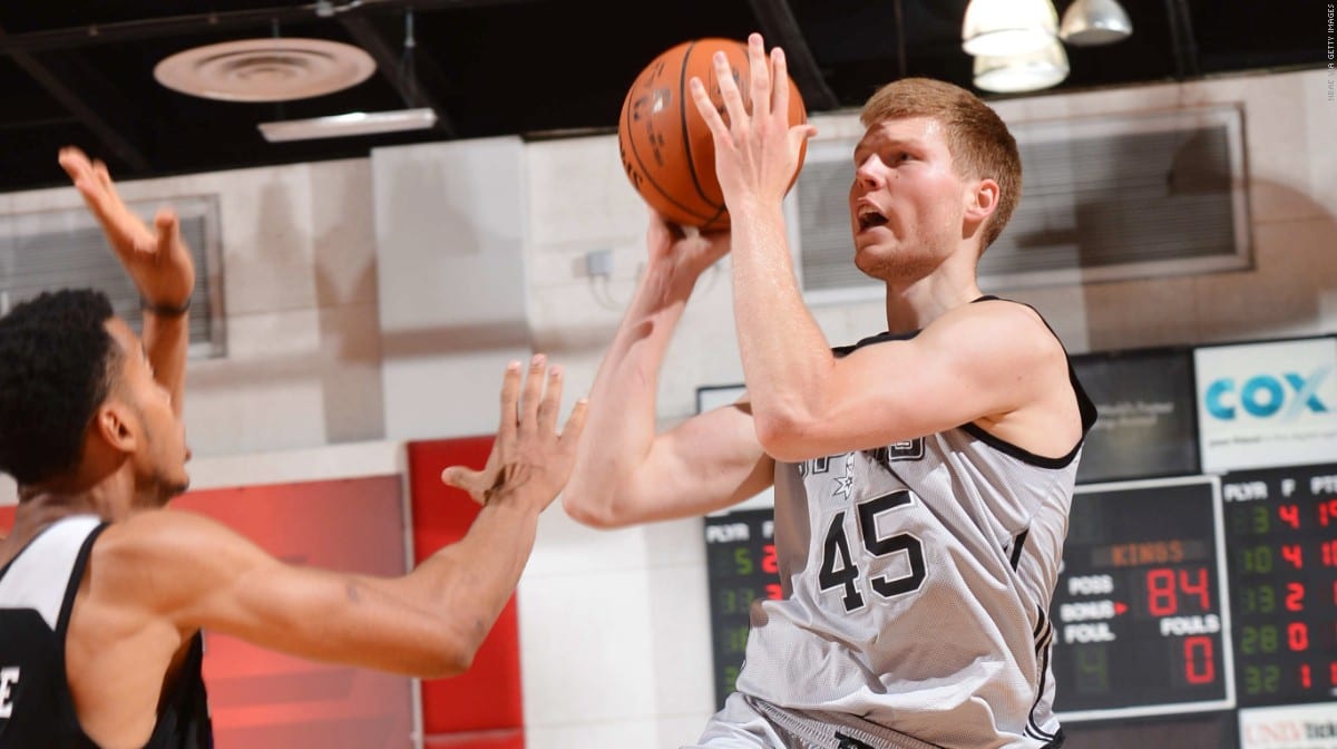 Davis Bertans impresiona en su debut en la D-League