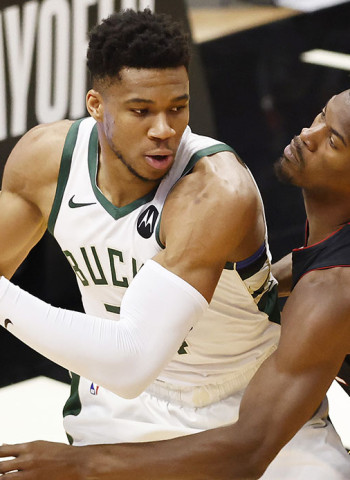 Los Bucks colocan a los Heat al borde de la eliminación (84-113) [3-0]