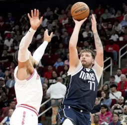 Los Mavericks cortan la racha de victorias de los Rockets