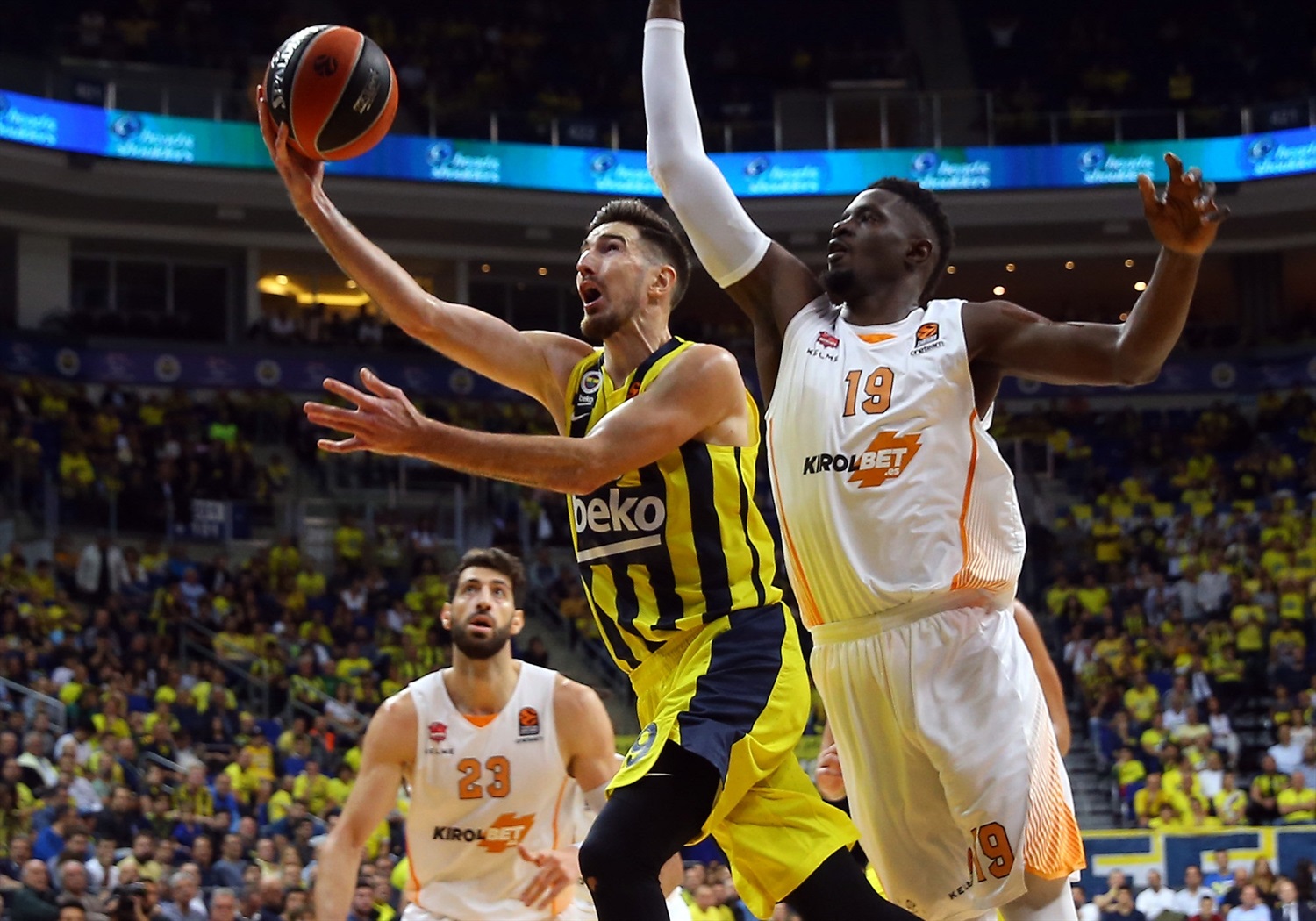 Nando De colo, MVP de la jornada 3 de la EuroLeague